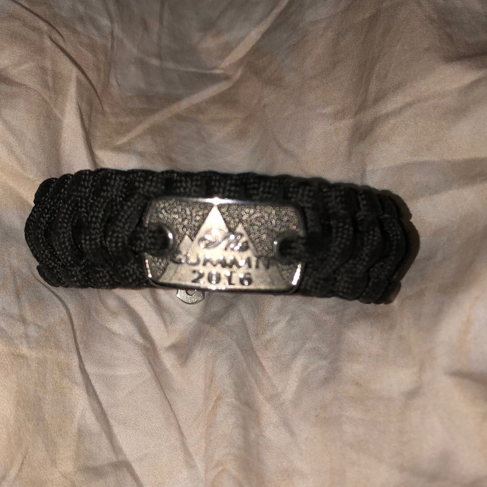 2016 summit bracelet